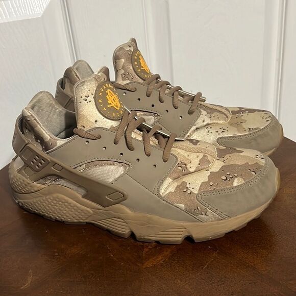 🔥🔥 NIKE AIR‎ HUARACHE Desert CAMO Shoes - EUC - Men Sz 10.5🔥🔥
